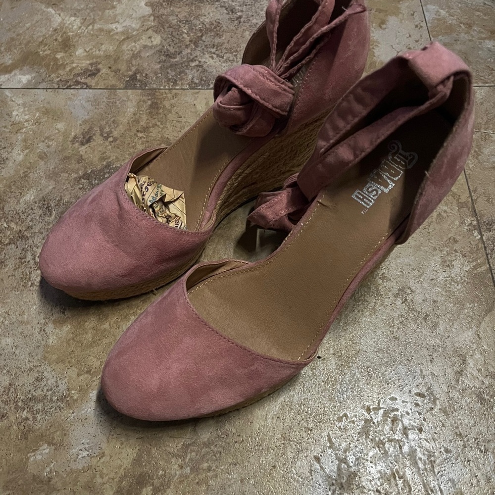 ⭐️ Pink Espadrille Wedge Sandals - Picture 2 of 5